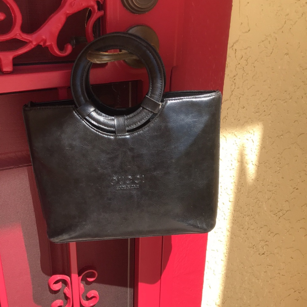 Gucci Black Leather Circle-Handle Tote - Picture 6 of 12